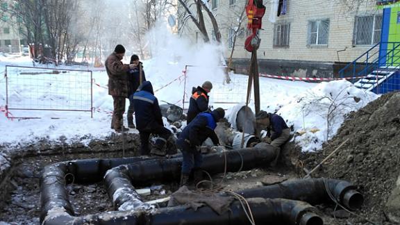 В центре Невинномысска устранили утечку на тепловой сети