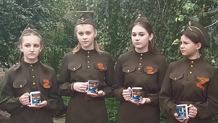 Подарки семьям военнослужащих вручили в селе Арзгирского округа