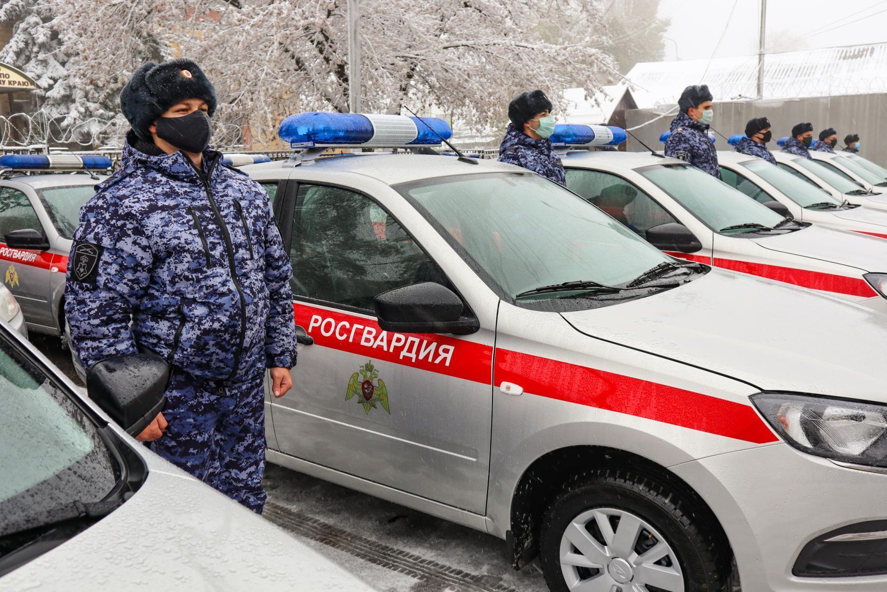 На Ставрополье росгвардейцам вручили ключи от новых патрульных автомобилей  | Ставропольская правда