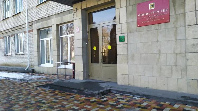 Какие доплаты положены военнослужащим, ставшим инвалидами при исполнении обязанностей военной службы в районах боевых действий
