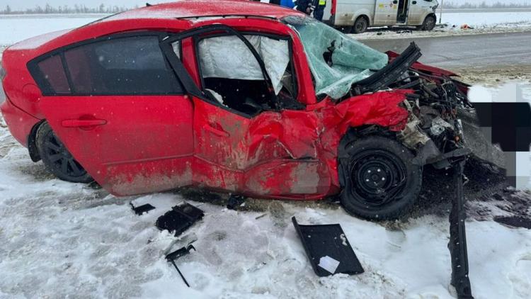 В Петровском округе один человек погиб и двое пострадали в ДТП с маршруткой