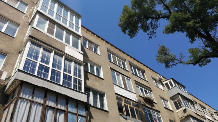 В Пятигорске экс-муж забаррикадировался в квартире бывшей жены