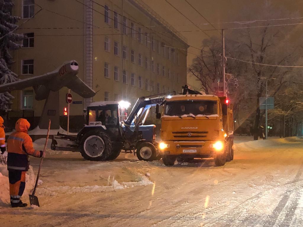 В Ставрополе на уборку снега вывели около 110 единиц техники |  Ставропольская правда