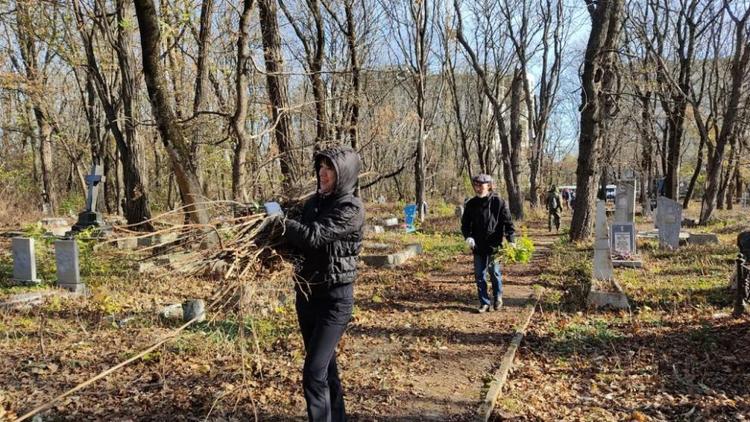 Ставропольские музейщики приводят в порядок подшефные территории