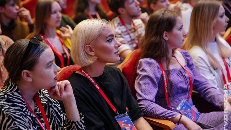 В Ставрополе у участников Российской студенческой весны продолжаются конкурсные дни