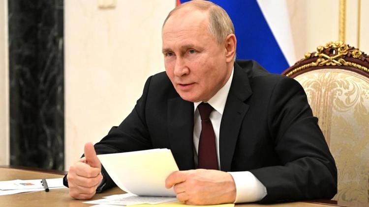 Президент в режиме видеоконференции провёл совещание по экономическим вопросам