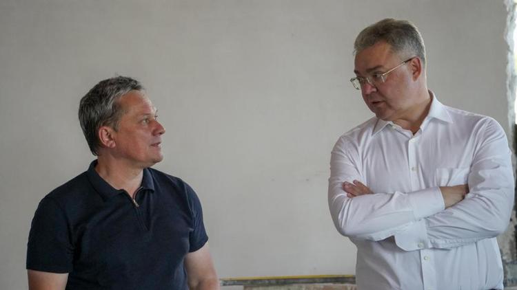 Губернатор Владимиров проинспектировал ход капремонта школы в Пятигорске