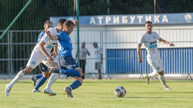 Футболисты ставропольского «Динамо» довели беспроигрышную серию до десяти матчей
