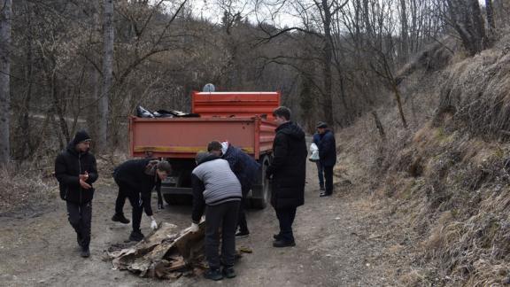 Юннаты Кисловодска делают добрые дела для города 