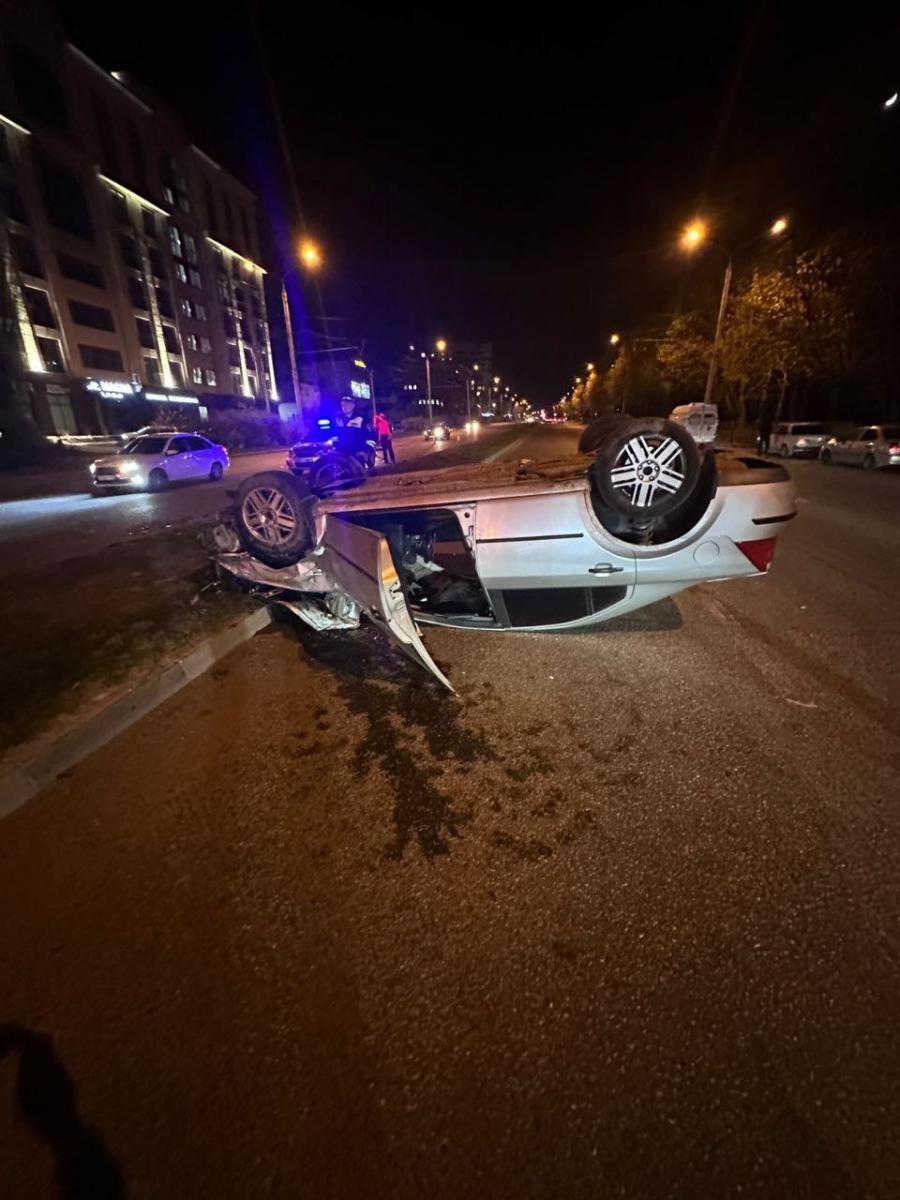 В Ставрополе автомобиль перевернулся после столкновения с другой машиной |  Ставропольская правда