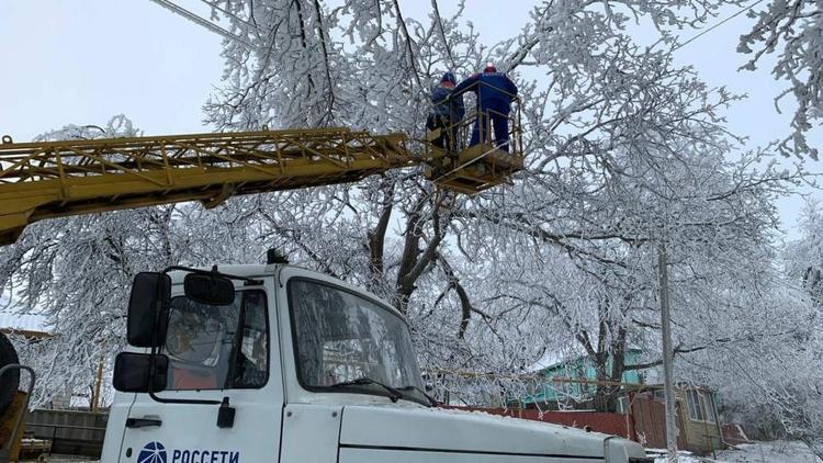 В Предгорном округе более 200 объектов освещения восстановили после обращений жителей