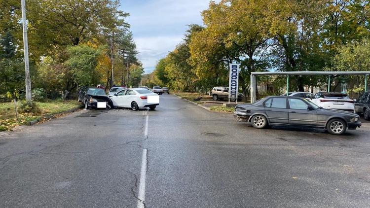 Два человека пострадали в тройном ДТП в Ессентуках