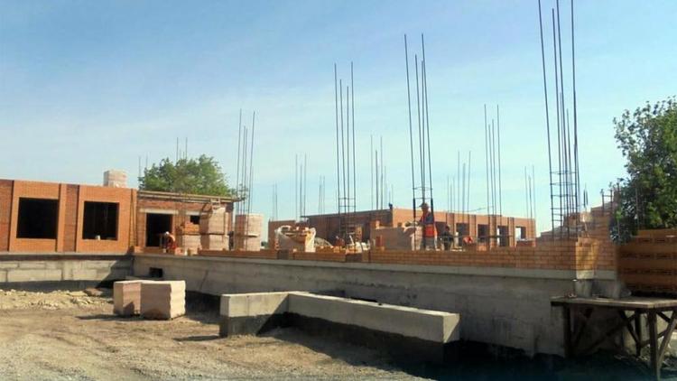 В станице Ессентукской на Ставрополье строят новый детский сад