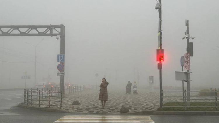 Густой туман осложняет дорожное движение в ряде территорий Ставрополья