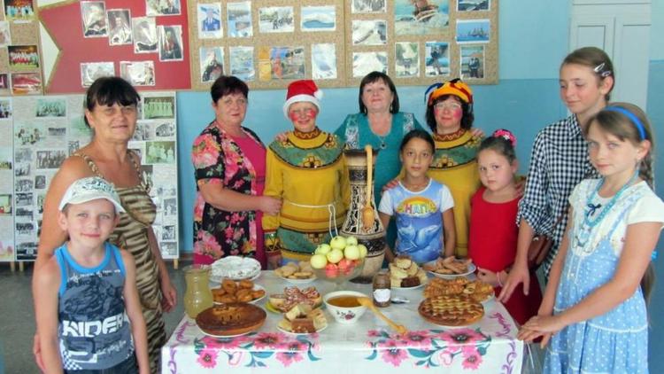 Яблочный спас отметили фольклорным вечером в селе Грушевском