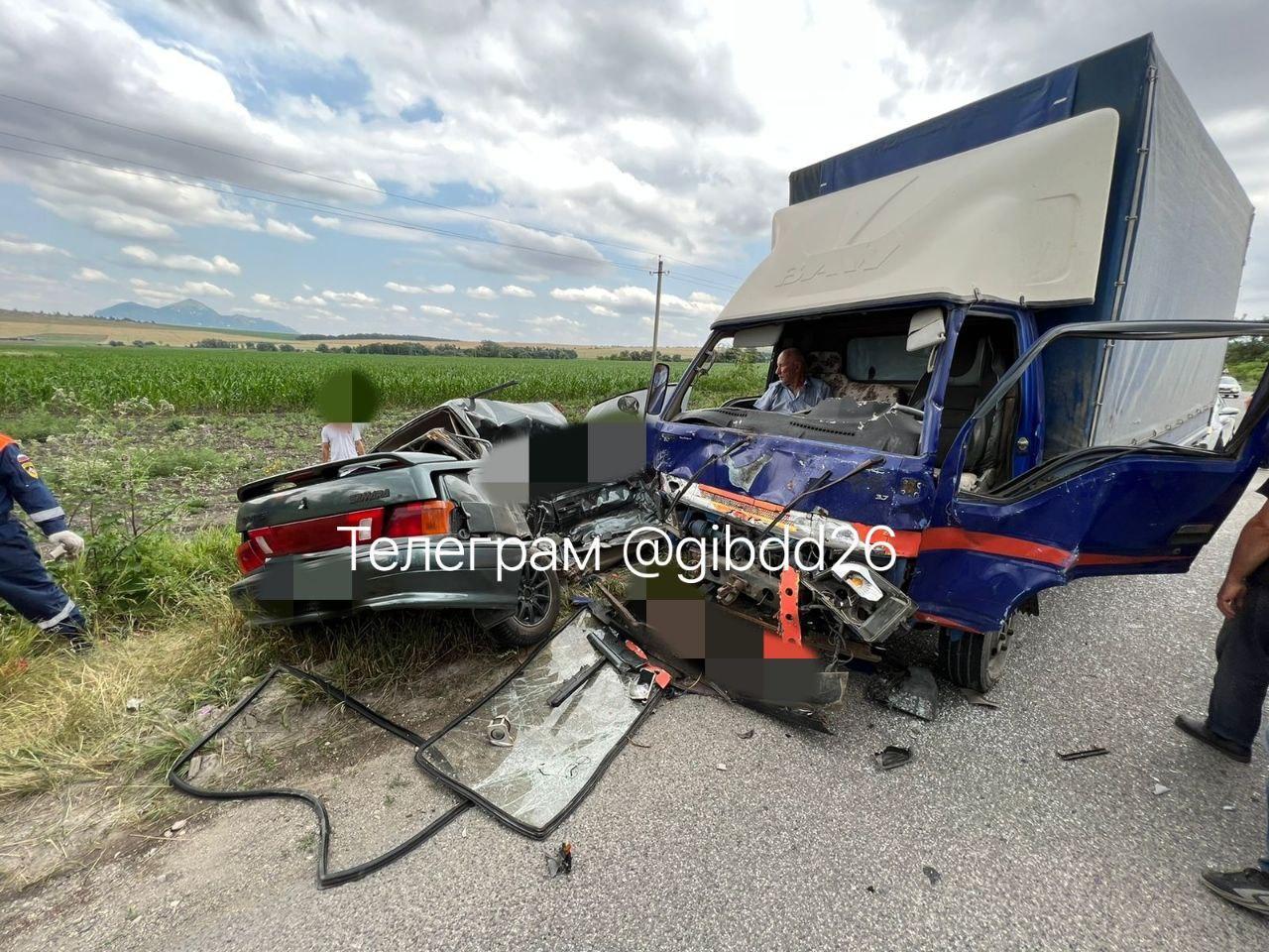 Пассажиры и водитель легковушки погибли в аварии с грузовиком на Ставрополье  | Ставропольская правда