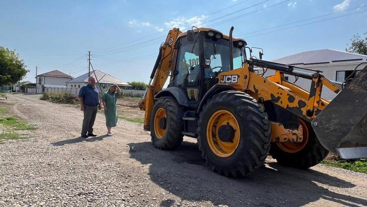 В Труновском округе Ставрополья отремонтируют дороги к двум школам