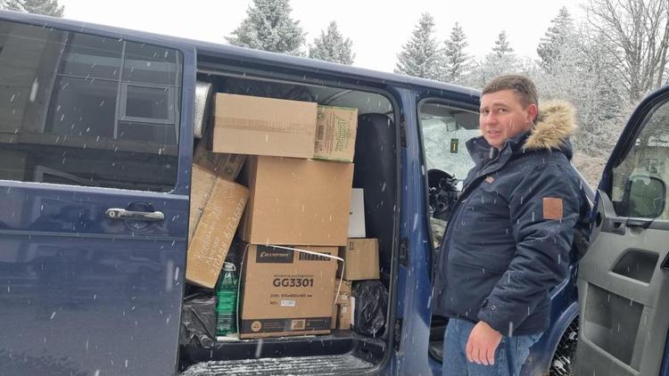 Активист «Единой России» доставил на передовую очередную партию посылок