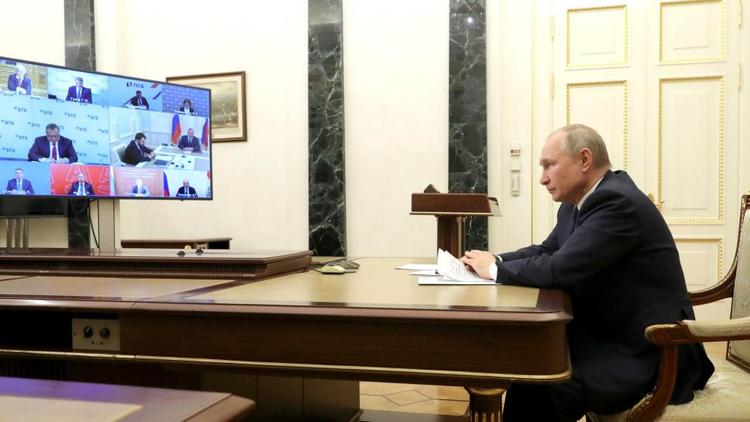 Владимир Путин: Необходимо защитить интересы людей, которые вкладываются в рынок ценных бумаг