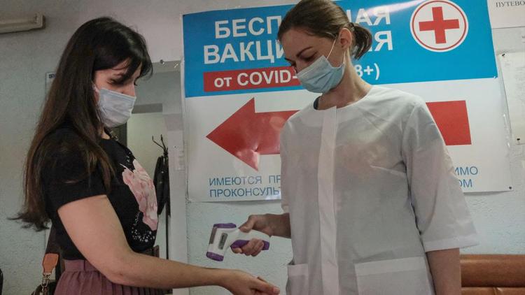 На Ставрополье волонтёры рассказывают о прививке от COVID-19