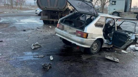 Два человека пострадали в ДТП с грузовиком в Будённовском округе