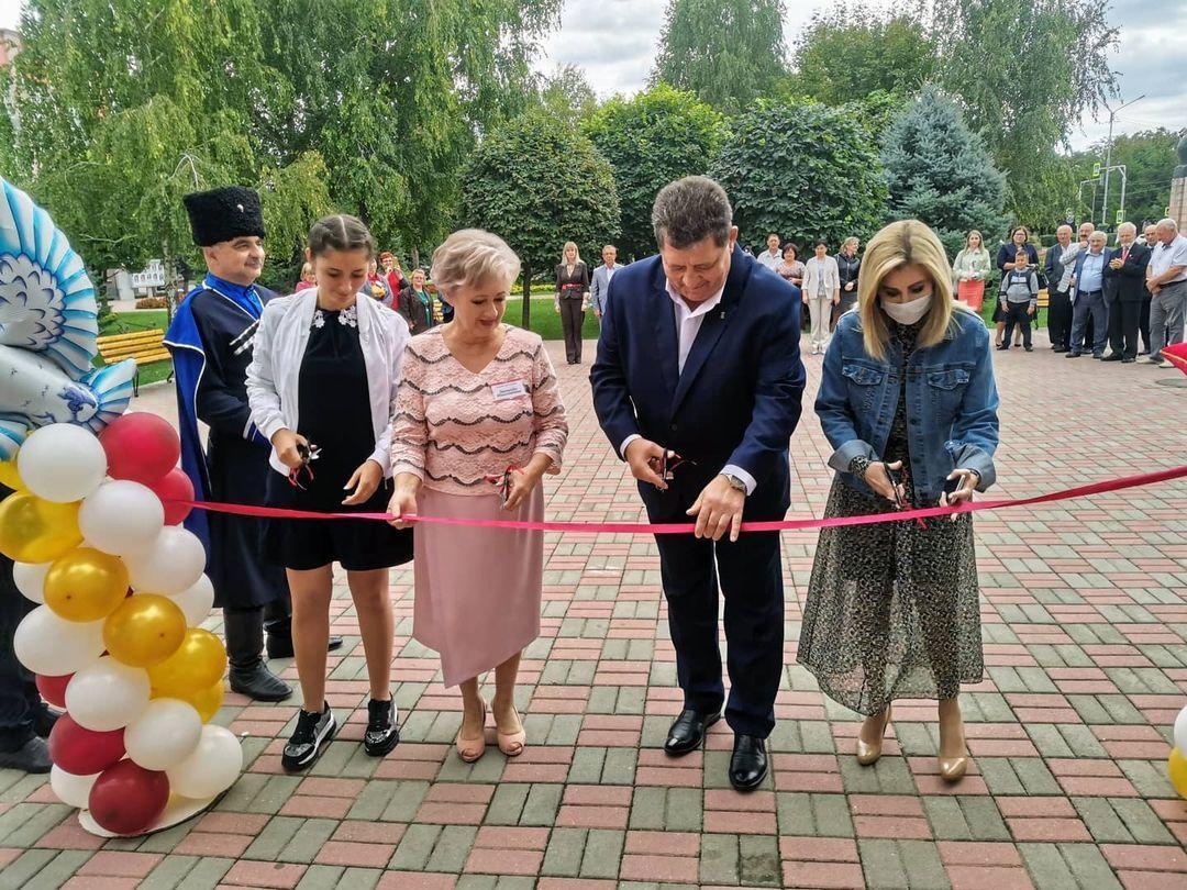 В станице Курской на Ставрополье открылась модельная библиотека нового  поколения | Ставропольская правда