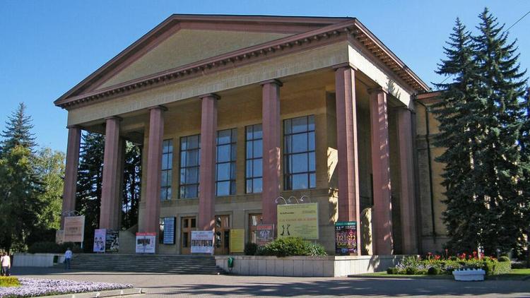 К акции «В первом ряду» приглашает Ставропольский академический театр драмы им. М.Ю.Лермонтова