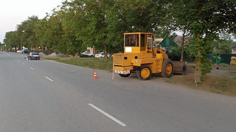 Автоледи пострадала в ДТП с экскаватором в станице Курской на Ставрополье