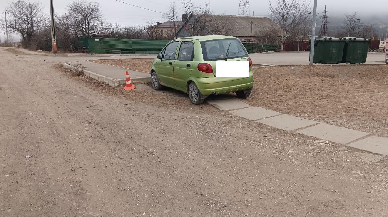 В Кисловодске автоледи перепутала педали и врезалась в бордюр |  Ставропольская правда