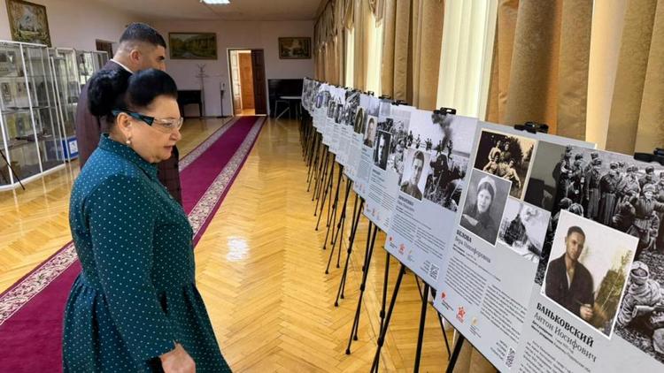 В Ставрополе в Штабе общественной поддержки открылась выставка «Освободители Европы»