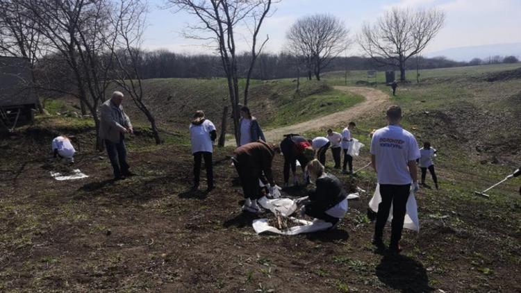 Весеннюю уборку провели на Татарском городище волонтёры культуры