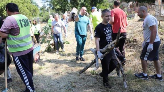Свыше 500 человек вышли на общегородской субботник в Пятигорске