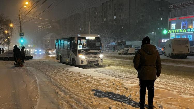 Глава Ставрополья: Родители могут не отправлять детей в школу 6 февраля из-за снегопада