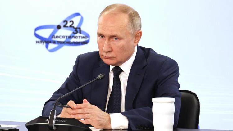 Владимир Путин: Президентская стипендия вырастет
