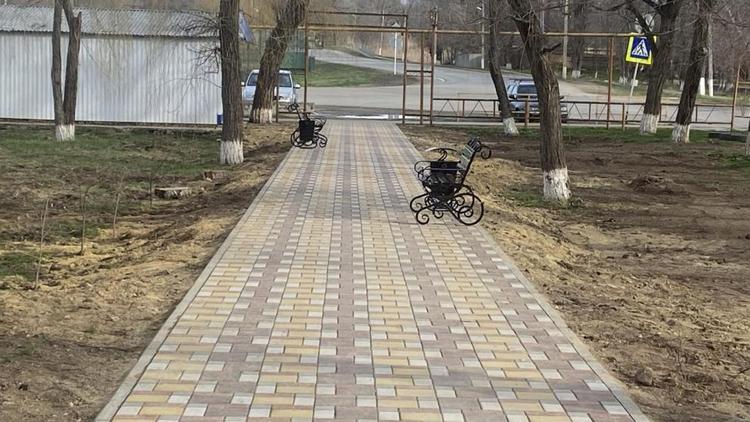 В Ипатовском округе Ставрополья благоустроили парковую зону