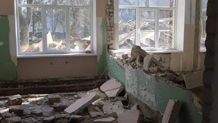 В Зеленокумске приступили к ремонту старейшей на Ставрополье школы