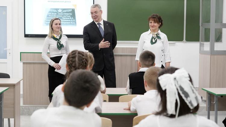 Губернатор Владимиров посетил с рабочей поездкой Петровский округ