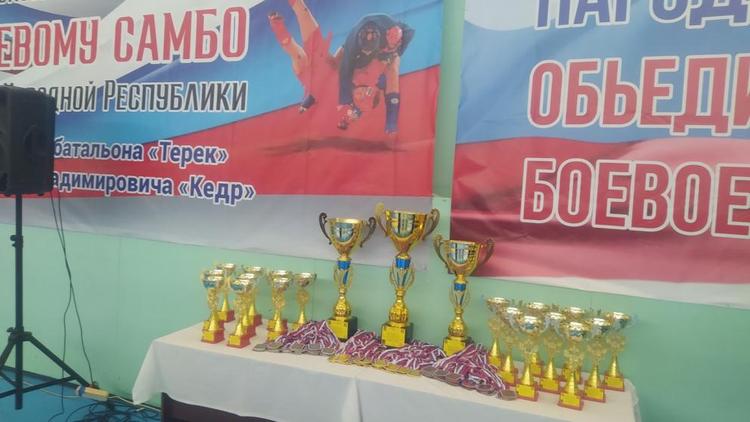 Юные спортсмены Ставрополья приняли участие в турнире по самбо в ЛНР