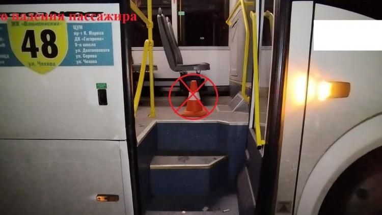 В Ставрополе пассажирка автобуса вывихнула ногу из-за резкого торможения