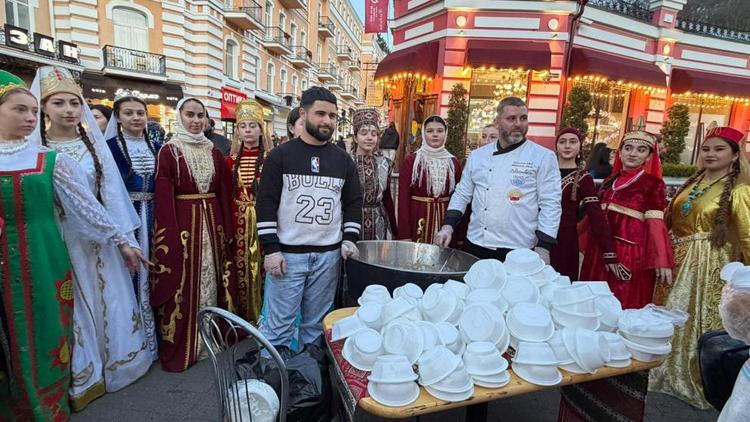 На Фестивале хлеба в Кисловодске раздали более 5 тысяч порций нарожной каши