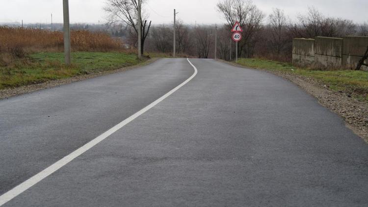 В Кочубеевском округе в 2025 году отремонтировали 14 участков дорог