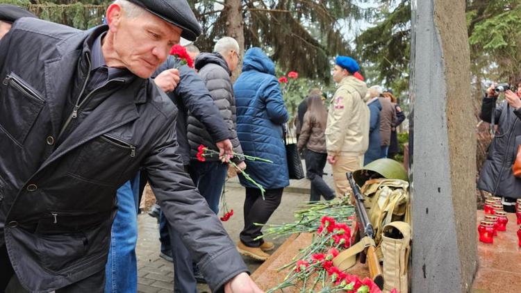 На Ставрополье активисты «Единой России» почтили память воинов-интернационалистов