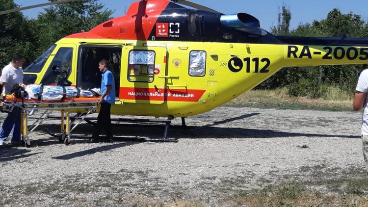 Медицинский вертолёт доставил девочку из Александровского округа в Ставрополь