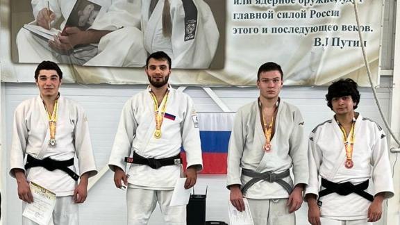 Ставропольские дзюдоисты разыграли награды чемпионата и первенства края