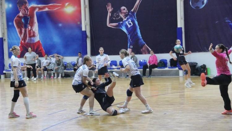 Гандболистки «Ставрополья» поделили очки с лидерами высшей лиги из Тольятти