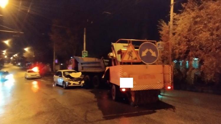Начинающий водитель спровоцировал столкновение с грузовиком в Ставрополе