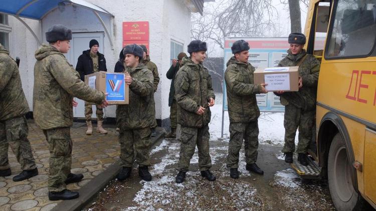 В Предгорном округе Ставрополья собрали посылки солдатам