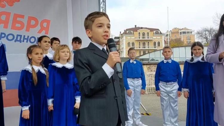 10-летний мэр Ессентуков поздравил горожан с Днём народного единства