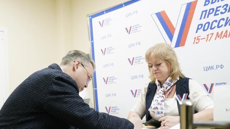 Владимир Владимиров проголосовал на выборах Президента России