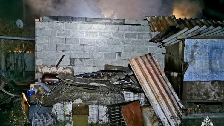 Огнеборцы потушили пожар в станице Марьинской на Ставрополье